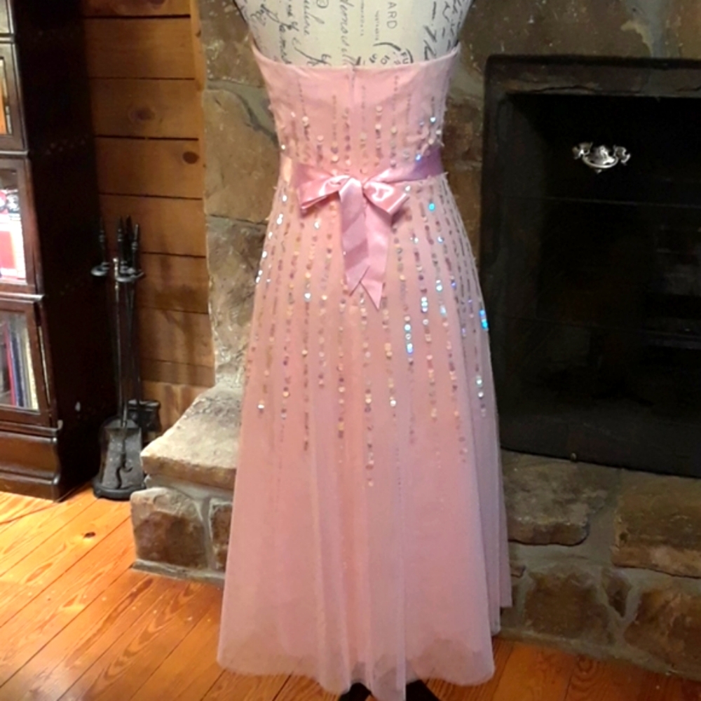 BCBGMAXAZRIA party or prom dress pink retro - Picture 3 of 8